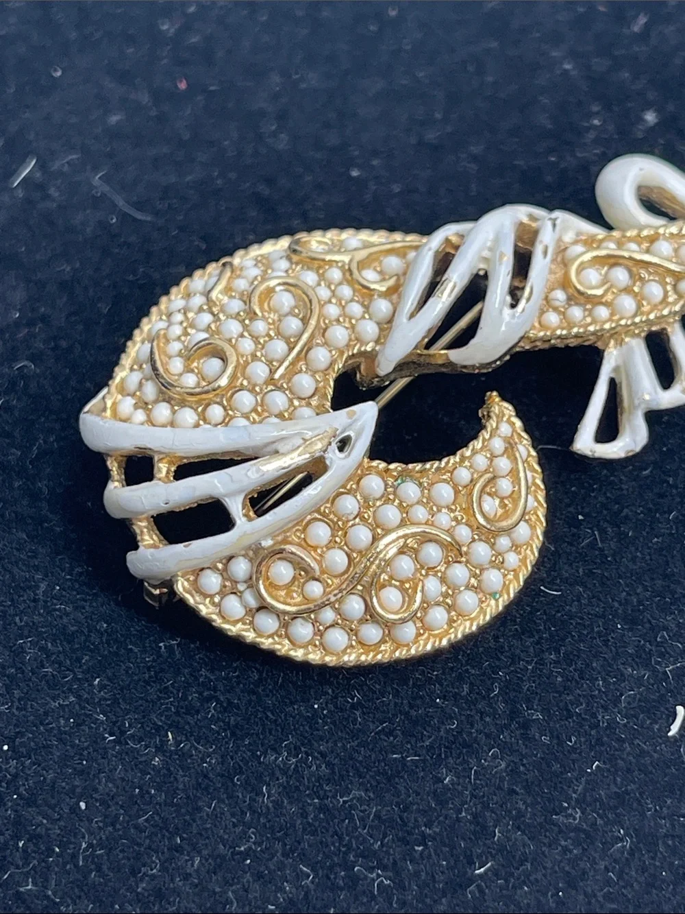 RARE Hattie Carnegie Abstract Goldtone + White Enameled Accent Brooch
